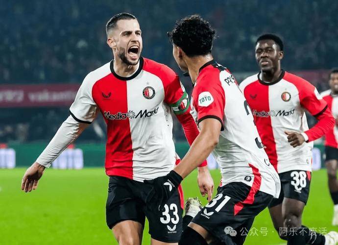 赛后费耶诺德备战德甲，状态回暖细节曝光，悬念犹存，团队化学反应显著的简单介绍