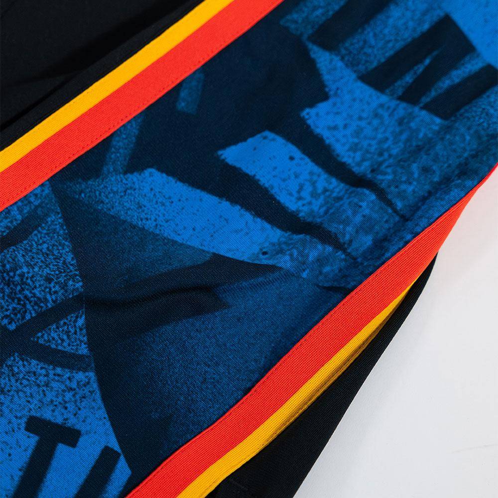 英雄-俄克拉荷马雷霆发布备战花絮，转会期状态回暖，足总杯任务艰巨，数据趋势出现新变化的简单介绍