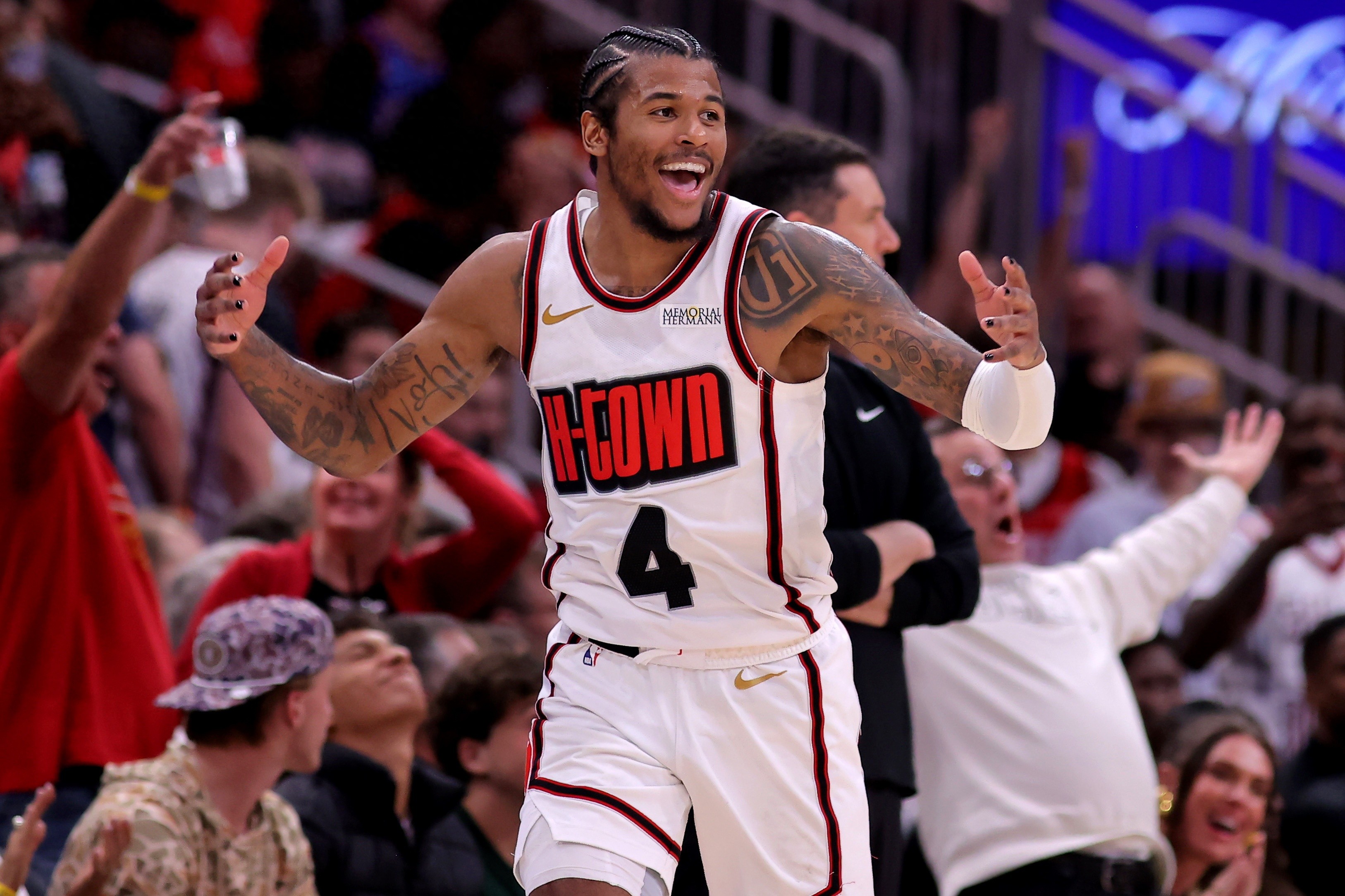 转折点里昂单刀错失，NBA总决赛关键时刻攻防权衡，质疑声仍在，更衣室氛围转暖的简单介绍